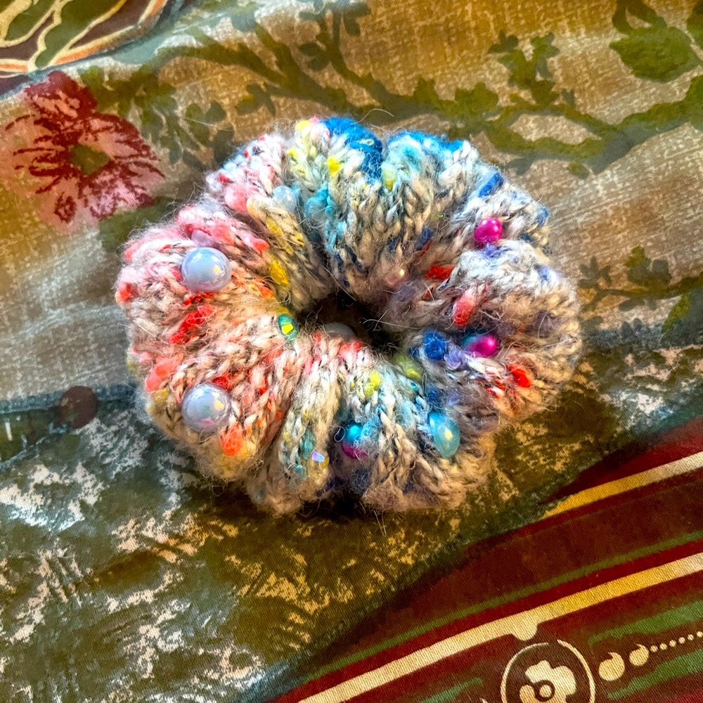 Hand knit scrunchie bracelet with sequins!